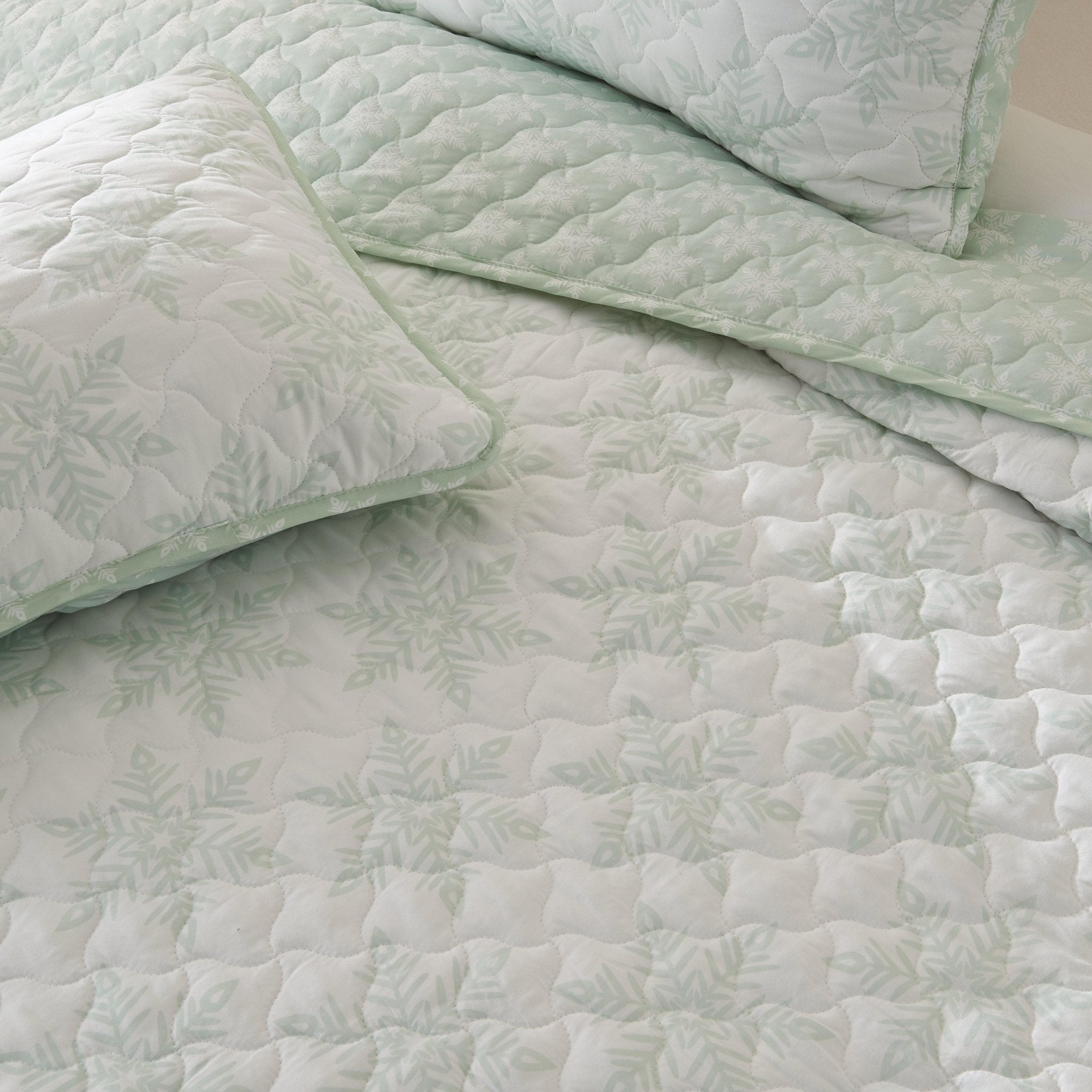 3 Piece Large Snowflake Quilt - Noemi Collection - Rustic Avenue