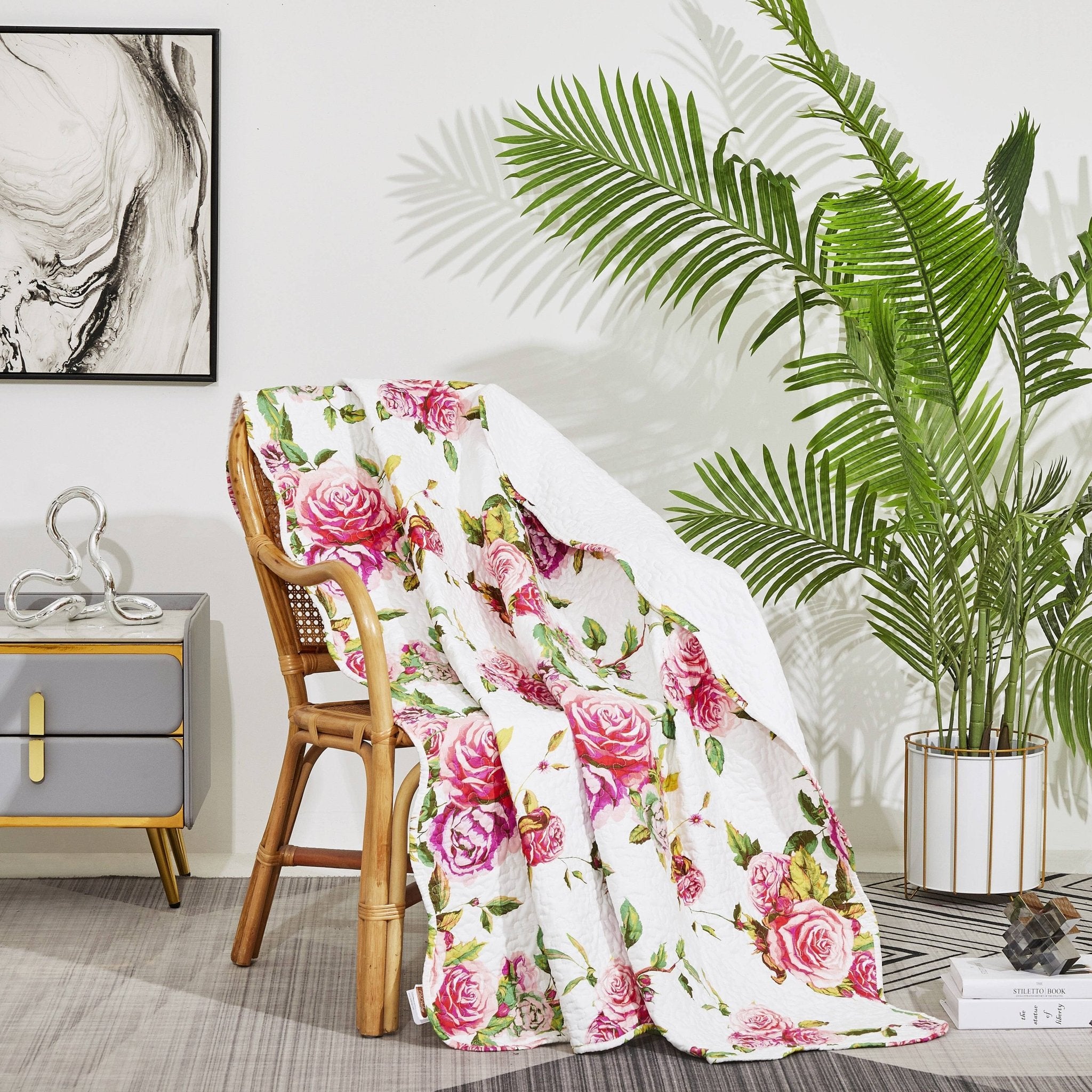 DaDa Bedding Romantic Roses Floral Throw Blanket - Lovely Spring Pink & White Scalloped Colorful Lightweight Breathable - Bright Vibrant Quilted Throw Blanket - 50 x 60 - Rustic Avenue